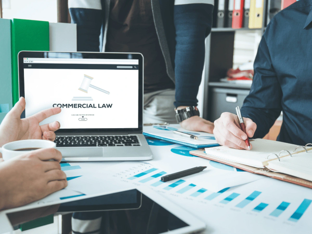 Est-il préférable de vendre ou de louer son bien commercial ?